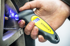 Manometru digital pentru presiunea anvelopelor STANLEY Automotive, interval 0-6,2 bar