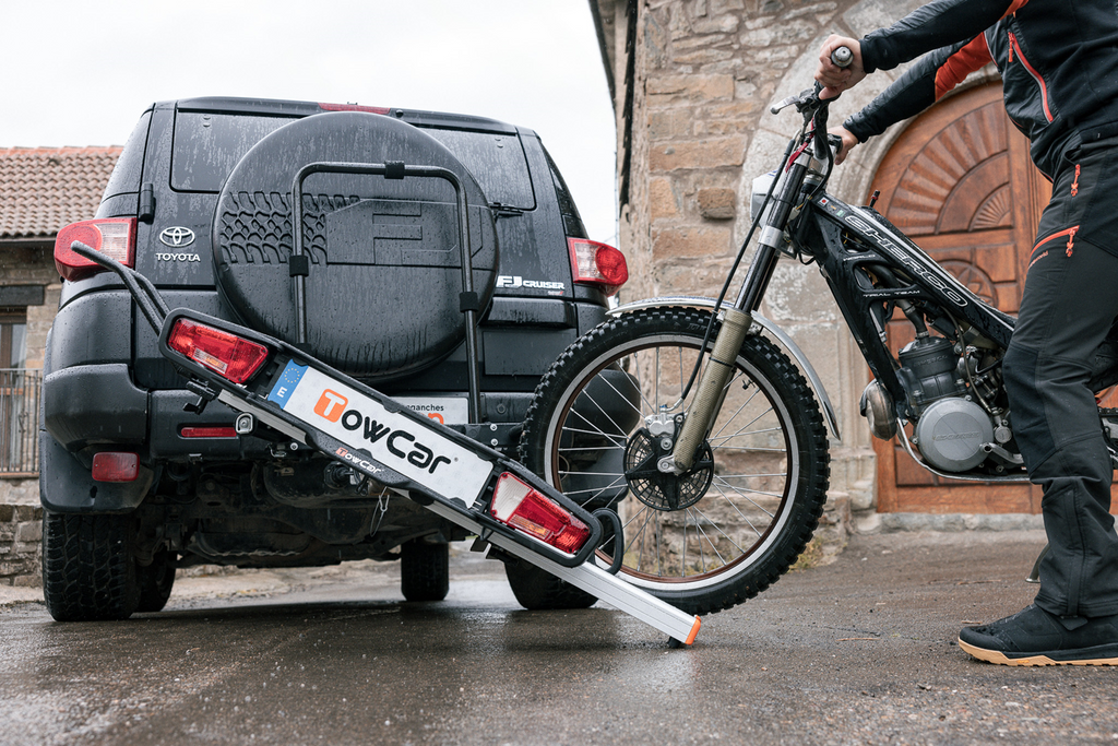 Towcar Balance - suport pentru motocicletă/bicicletă montat pe bara de remorcare