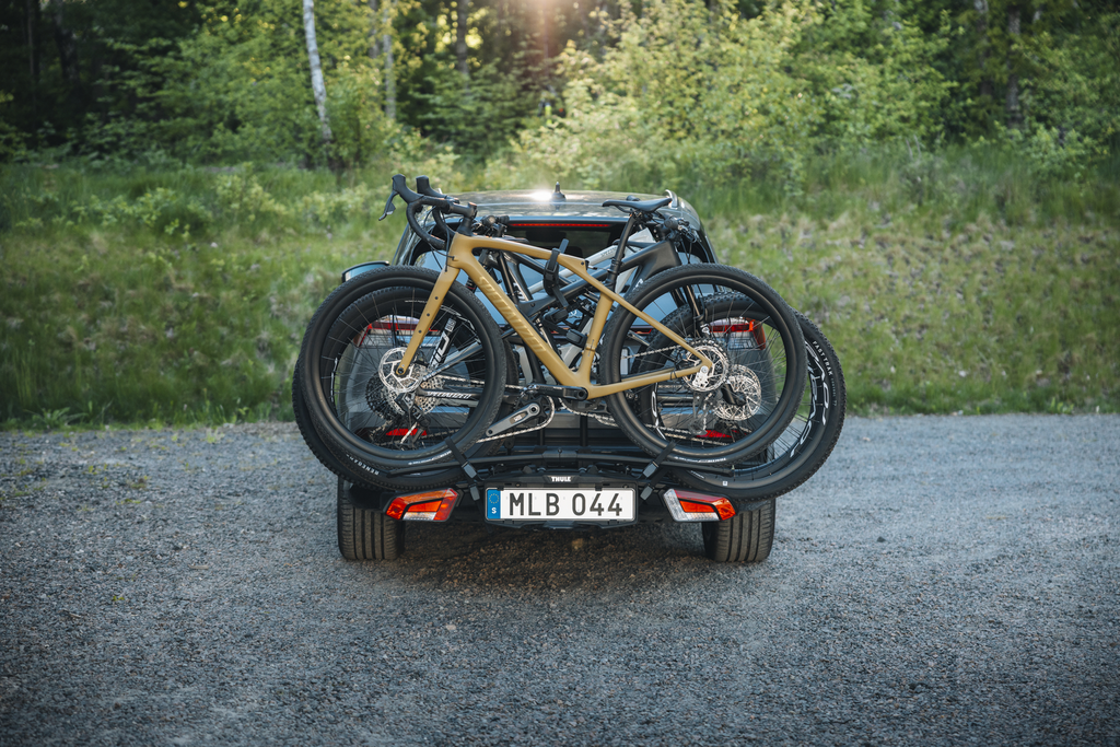 Thule EasyFold 3 - suport de biciclete pliabil pentru cârligul de remorcare, pentru 3 biciclete (945100)