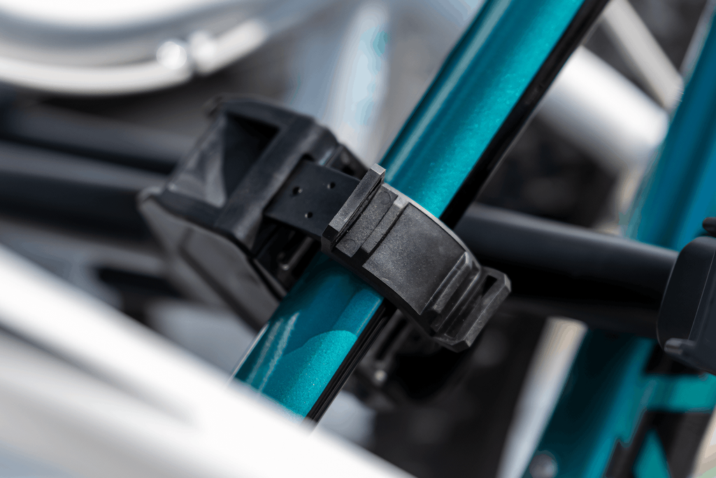 Inter Pack Velox 3 LED - suport de biciclete pliabil pentru cârligul de remorcare pentru 3 biciclete cu lumini LED