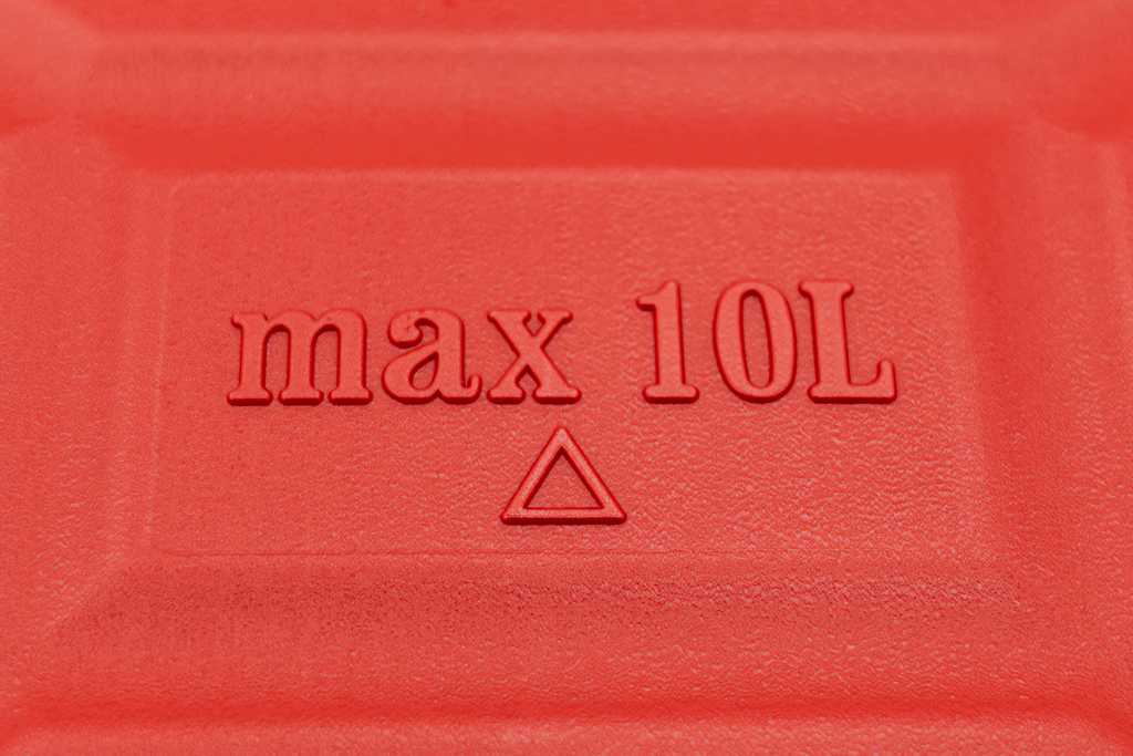 Canistră din plastic HERMON 10L cu pâlnie, roșie