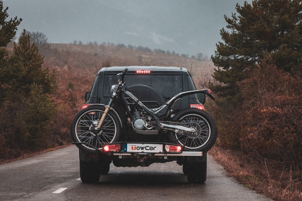 Towcar Balance - suport pentru motocicletă/bicicletă montat pe bara de remorcare