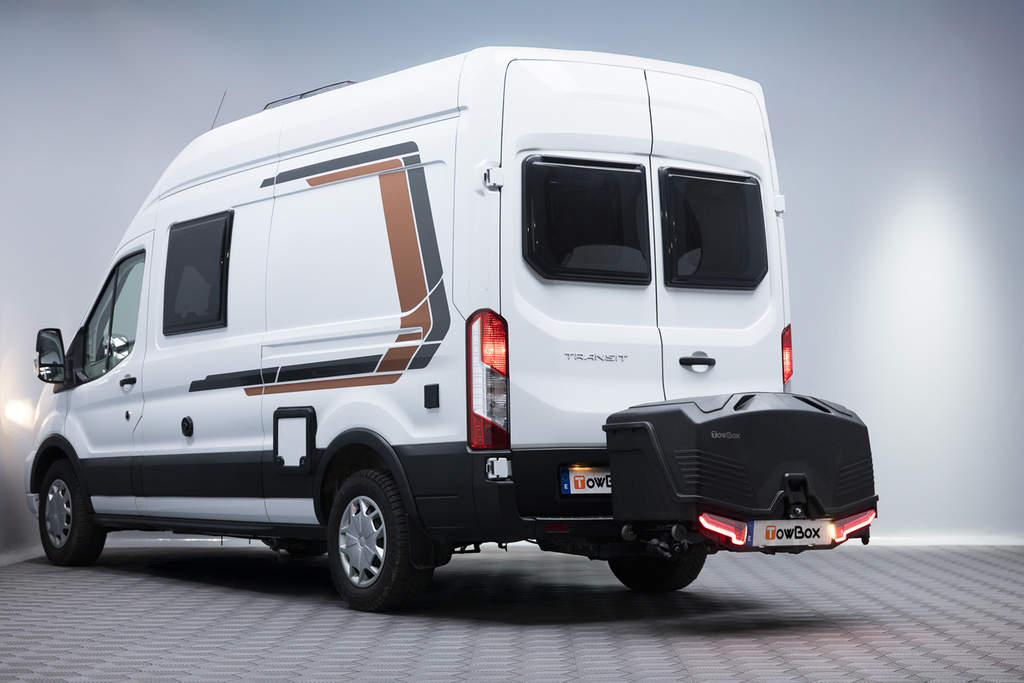 Cutie de remorcare Camper Alpha neagră cu LED (lungă) - cutie de bagaje montată pe bara de remorcare