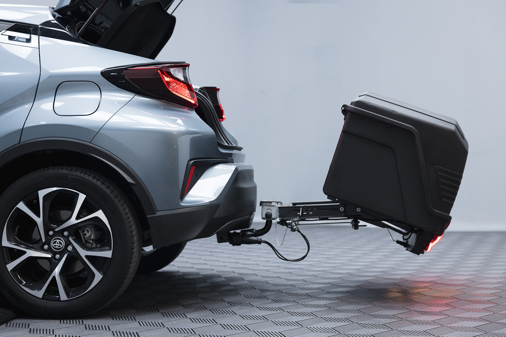 Cutie de remorcare Alpha urban neagră - cutie de bagaje montată pe bara de remorcare