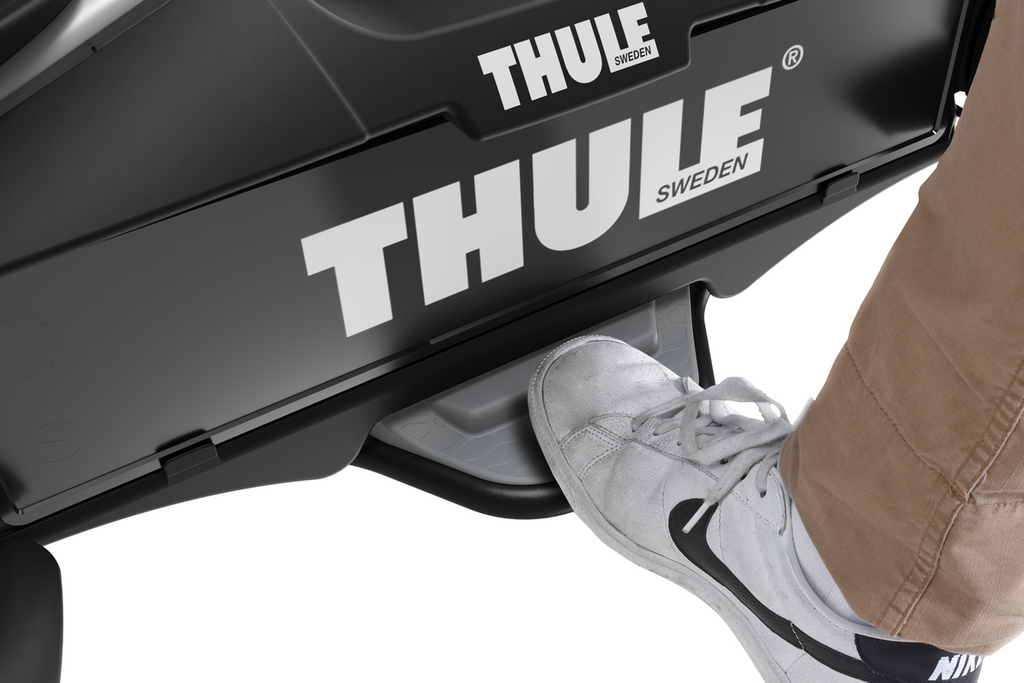 Thule VeloCompact - suport pentru biciclete montat pe bara de remorcare pentru 3 biciclete (926002)